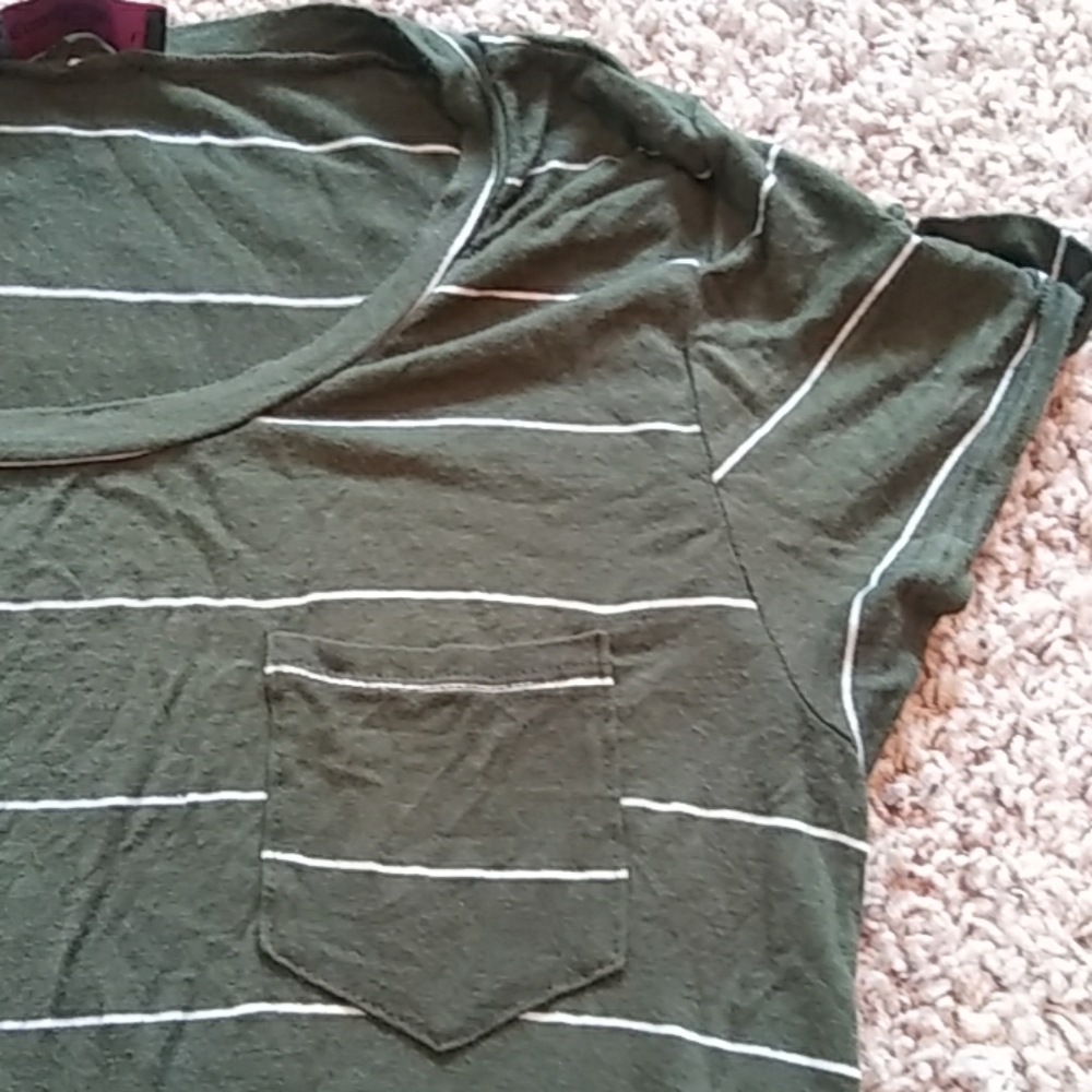 Tee-Shirt - Picture 3 of 3